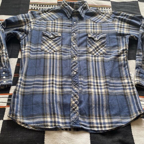 Vintage Wrangler Pearl Snap Button Up Shirt. Large. Pockets. USA. - Picture 11 of 16